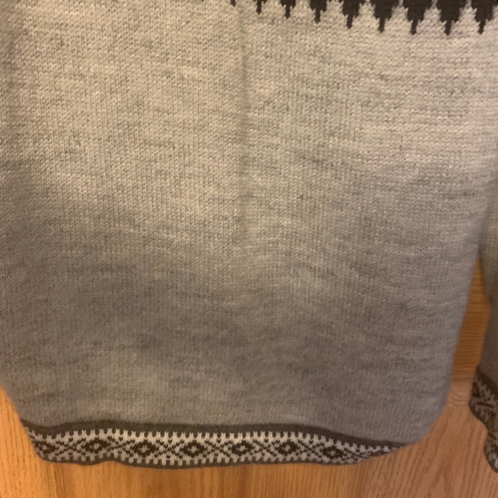 Gray sweatshirt - Picture 10 of 10